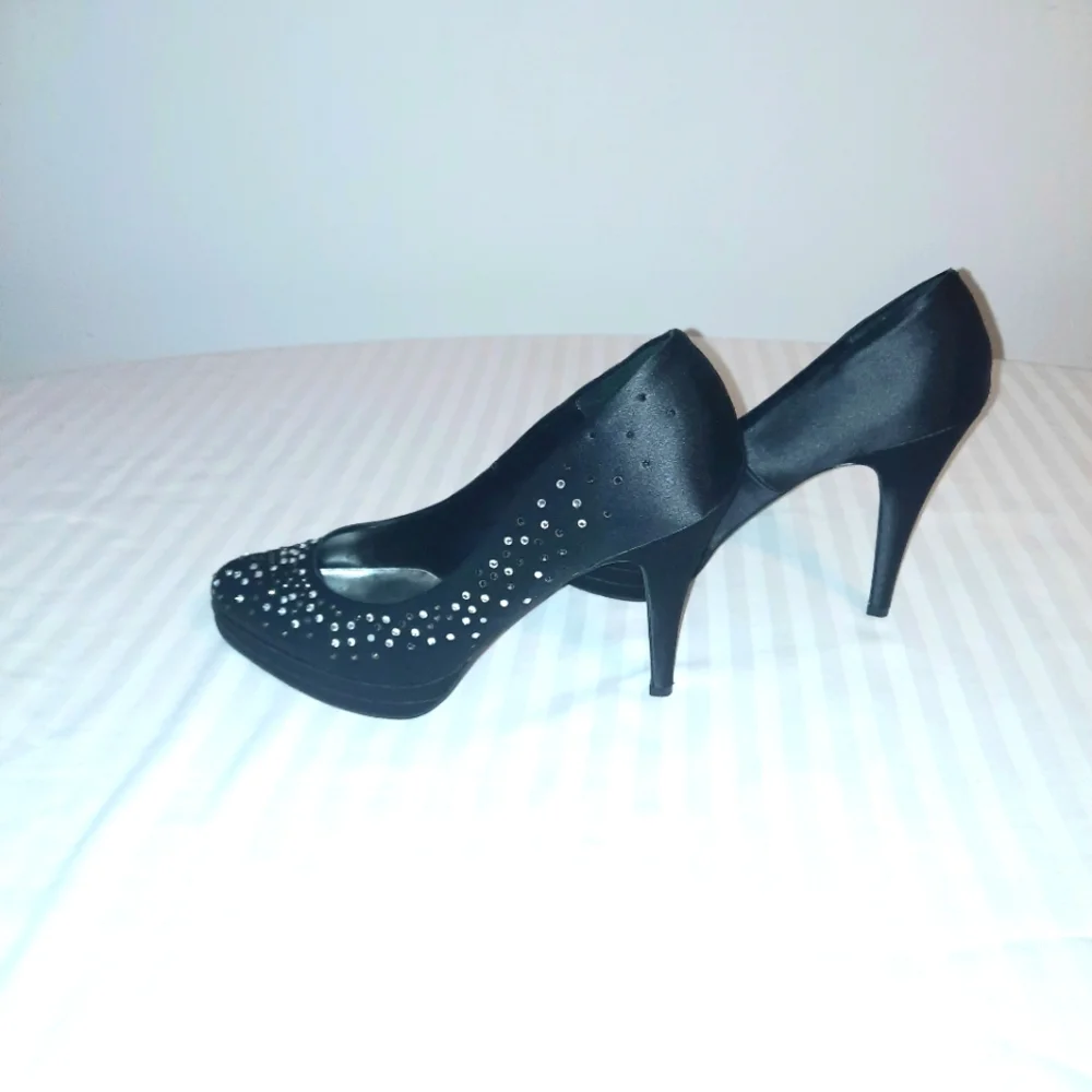 Black High Heel Pumps With Rhinestones Size 8
